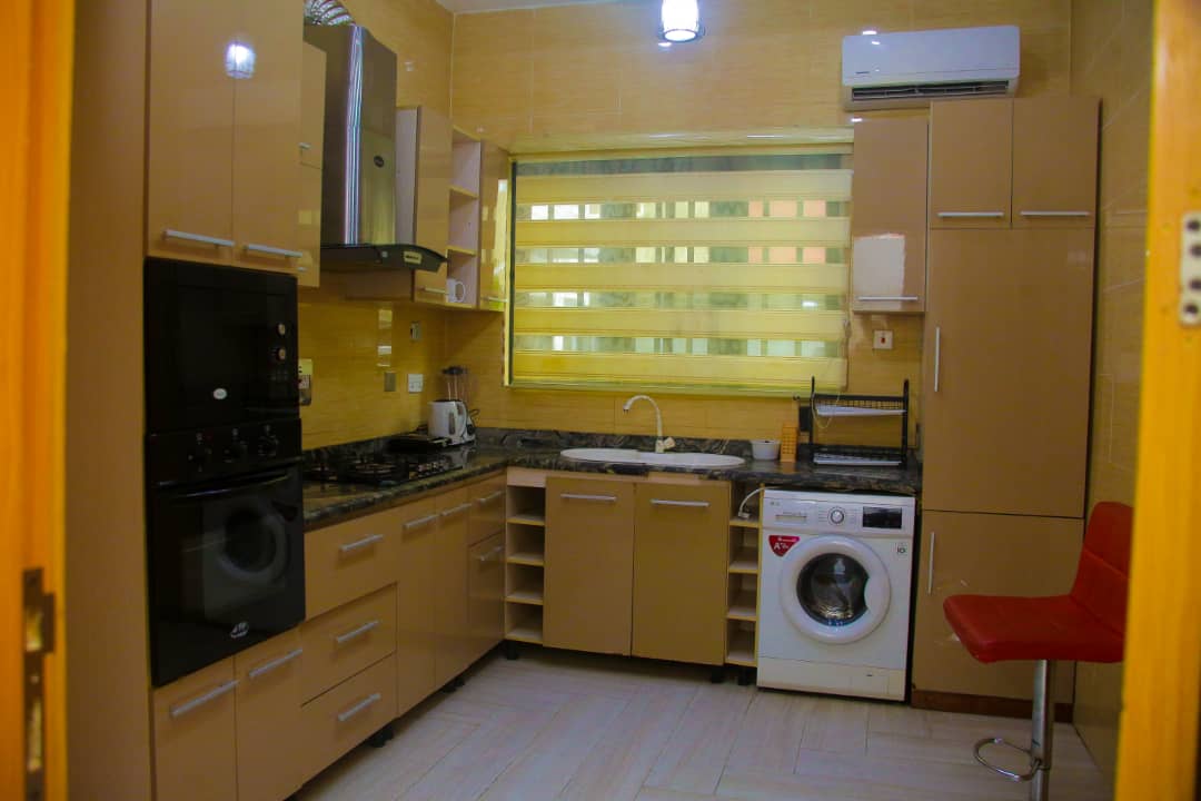 3 bed 230k per night